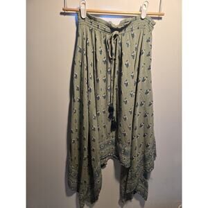 Nostalgia Woman’s Skirt Size Medium Multicolor Floral Print festival Boho whimsi